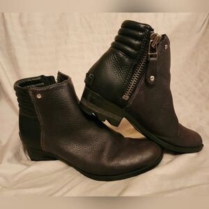 Sorel Danica Leather Side Zip Ankle Boots